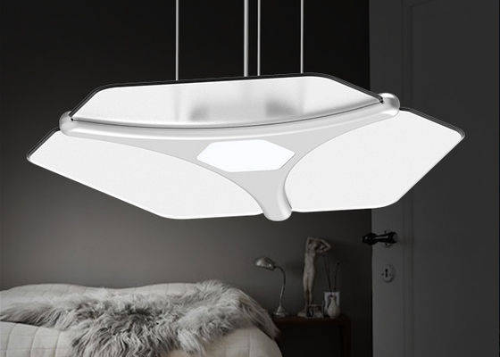Lámpara pendiente del diseño LED de tres pétalos